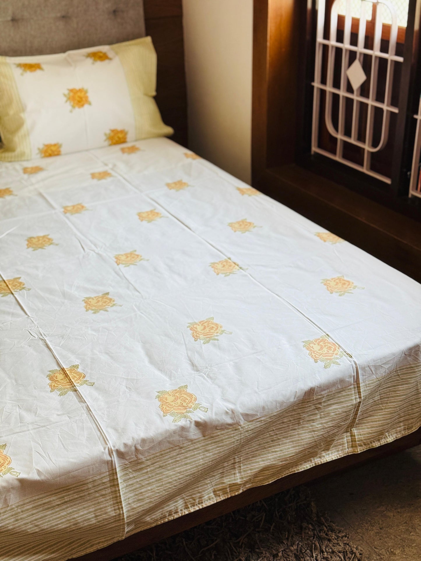GOLDEN ROSE - Block printed bed sheet set