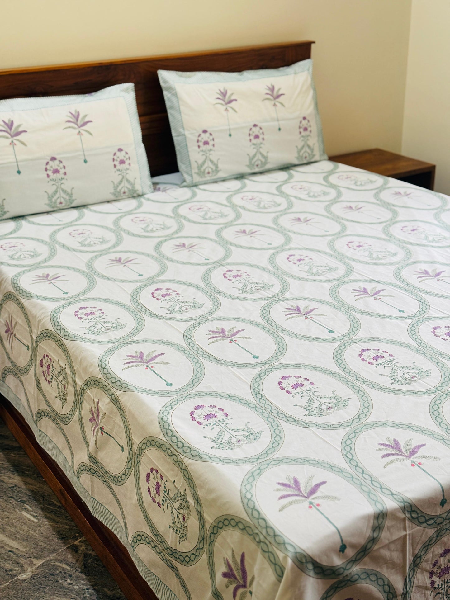 LAVENDER - Bed sheet and quilt set