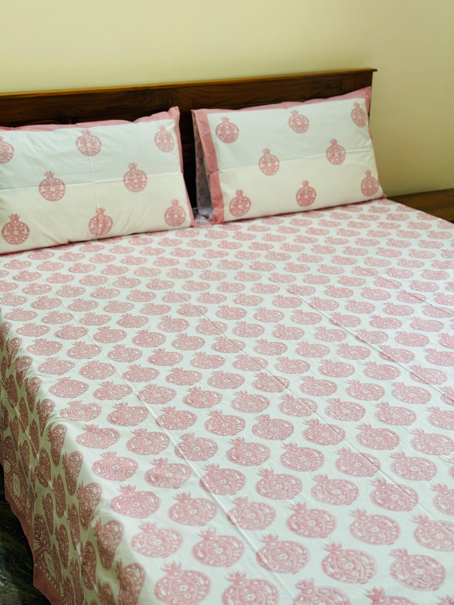 POMOGRANATE MEADOW - Bed sheet and quilt set