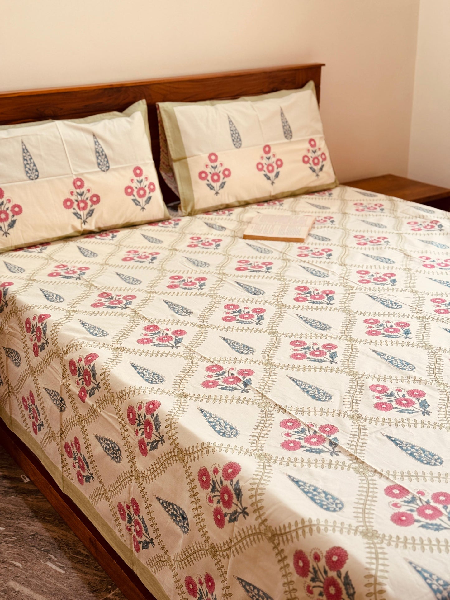 MORNING GARDEN - Block printed bed sheet set