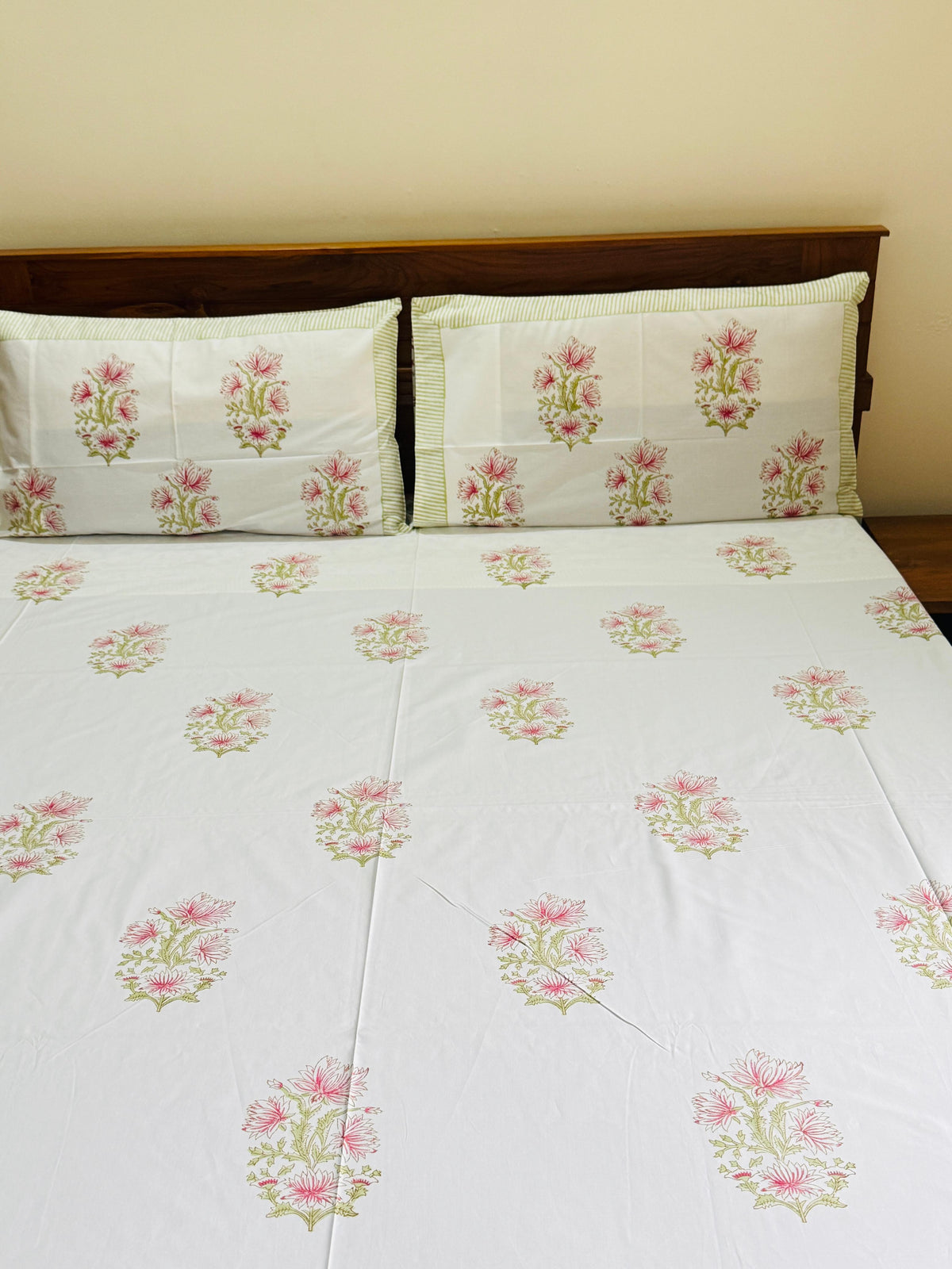 MAGNOLIA - Block printed bed sheet set