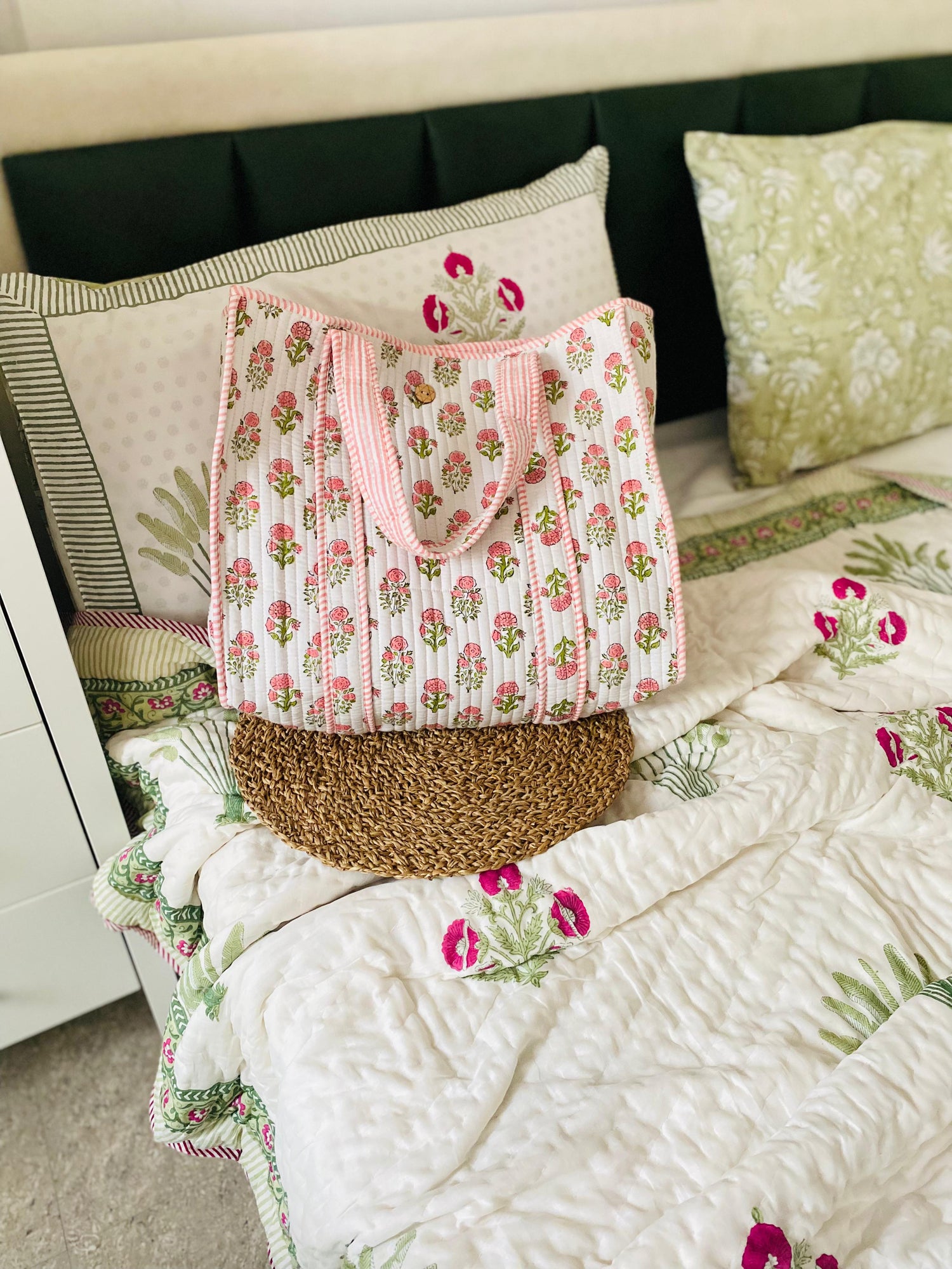 TOTE BAGS