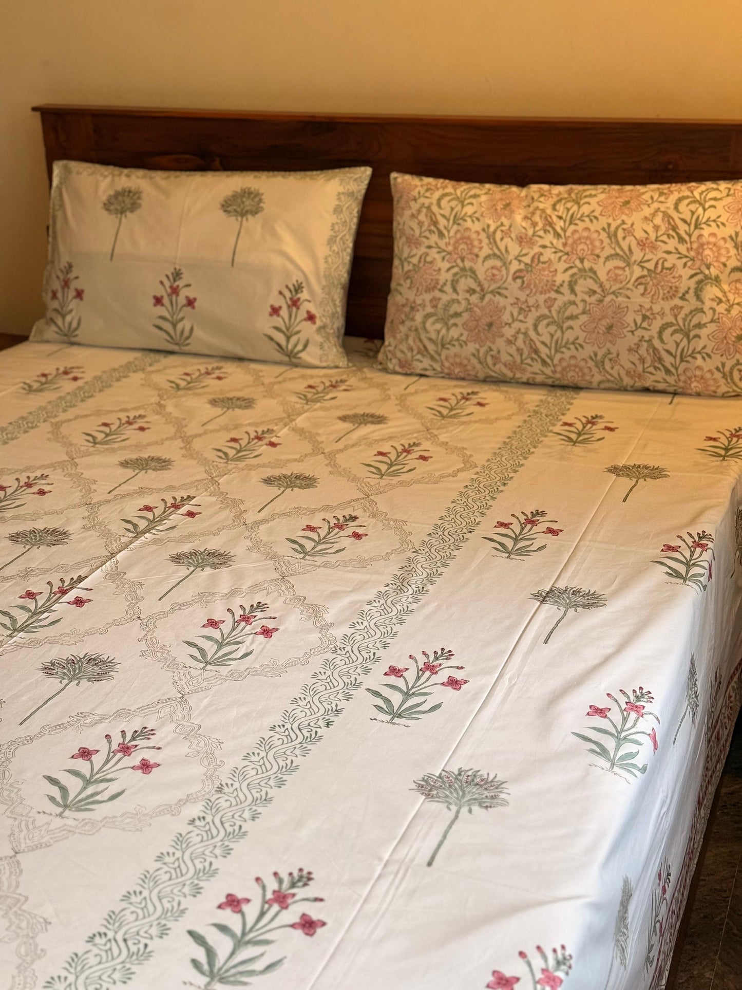 MAKHMAL - Block printed bed sheet set