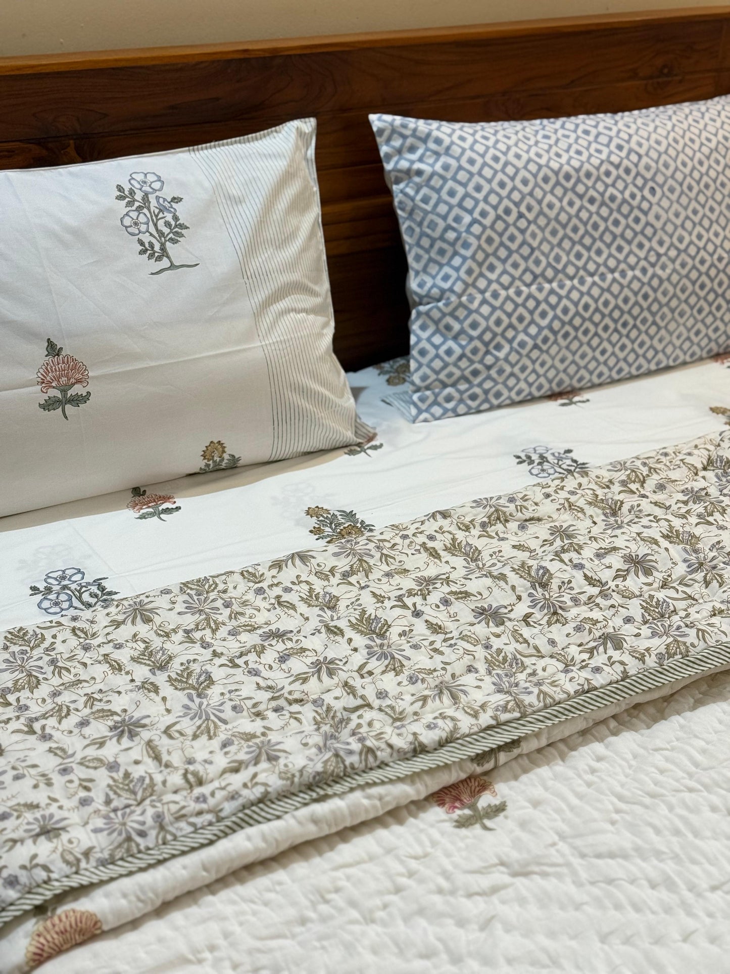 NILOPHER - Bed sheet and quilt set