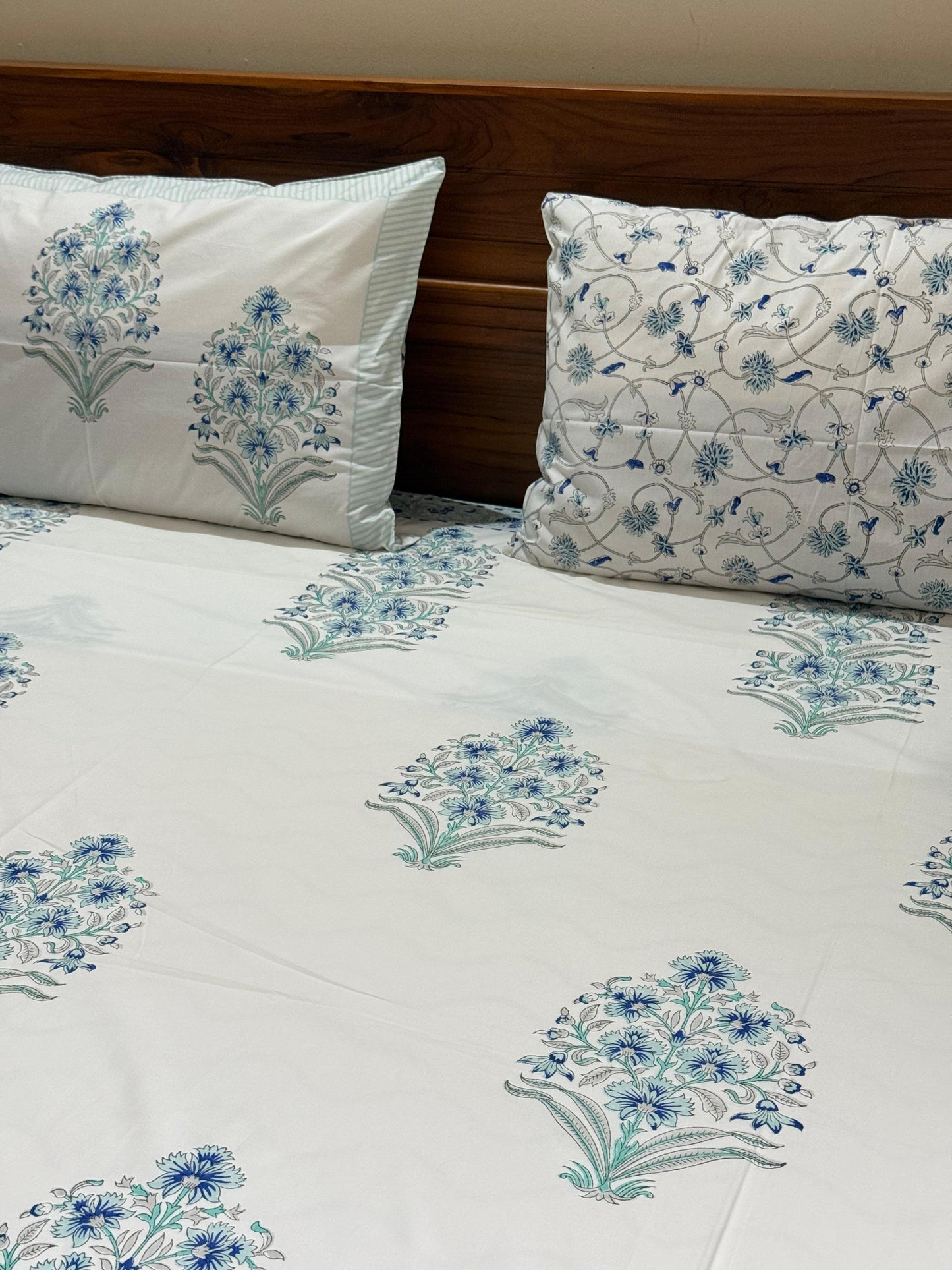 NEELKAMAL - Blockprinted bed sheet set