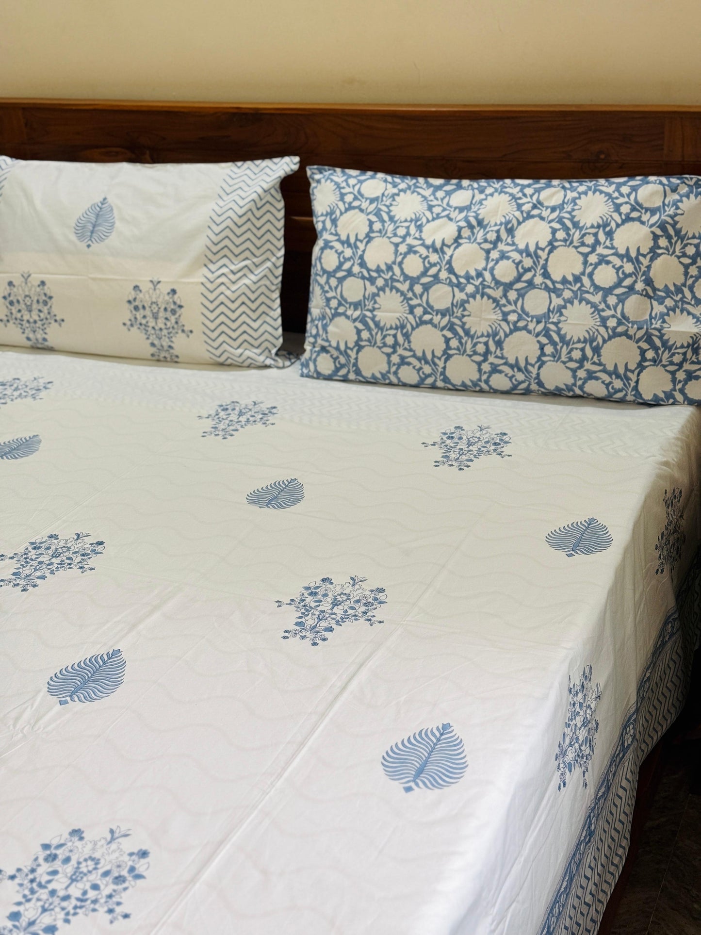 BAADAL - Block printed bed sheet set