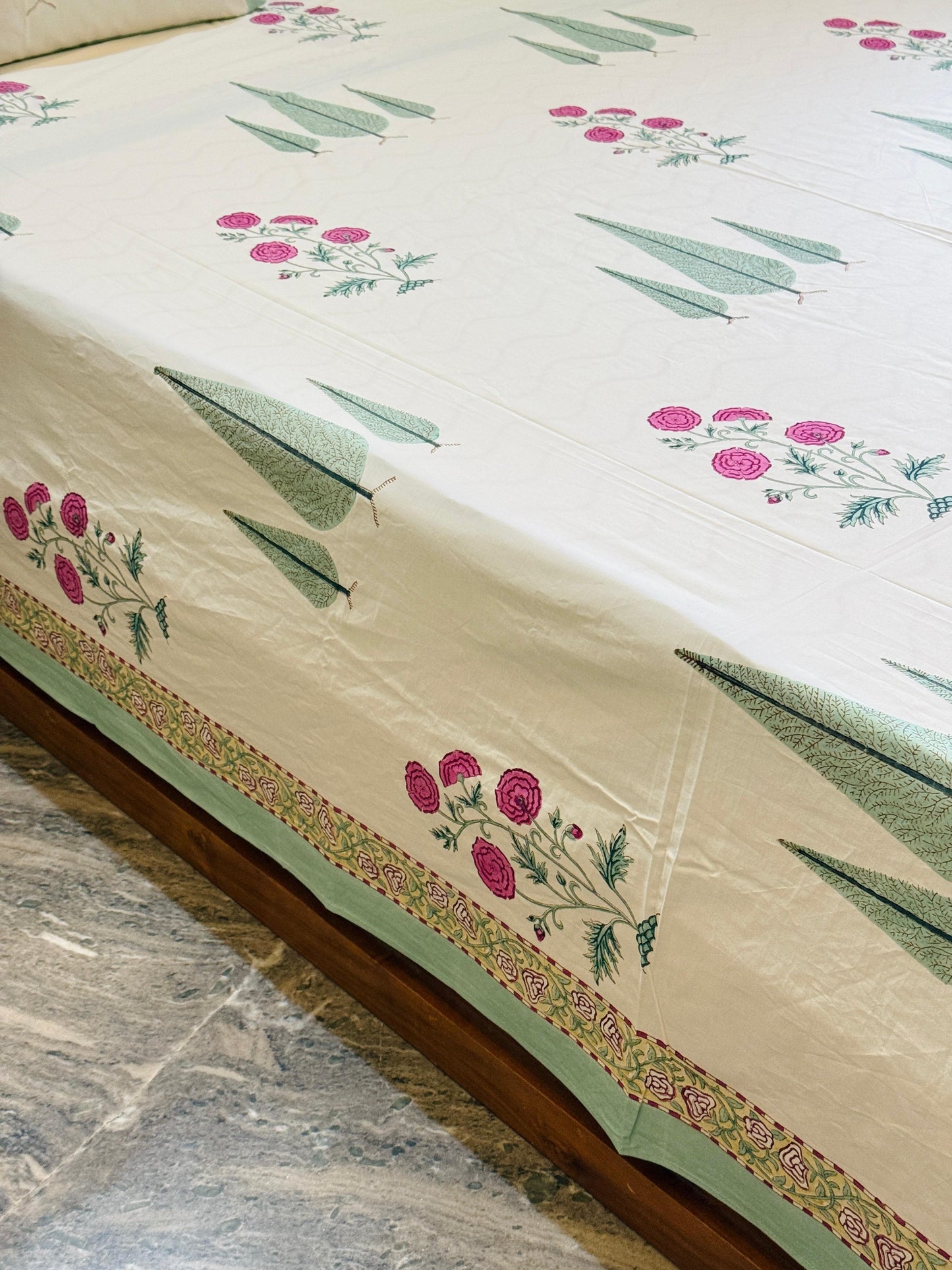 ROSE BREEZE - Block printed bed sheet set