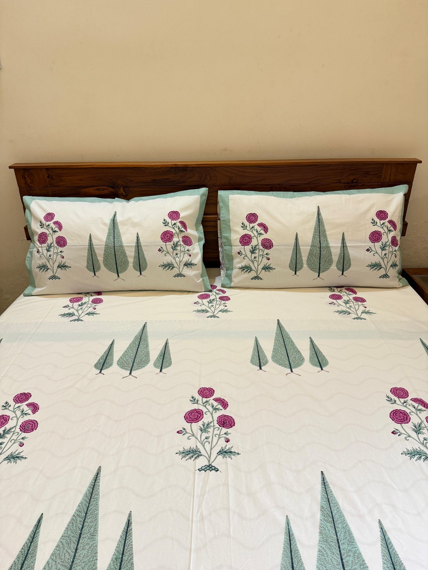ROSE BREEZE - Block printed bed sheet set
