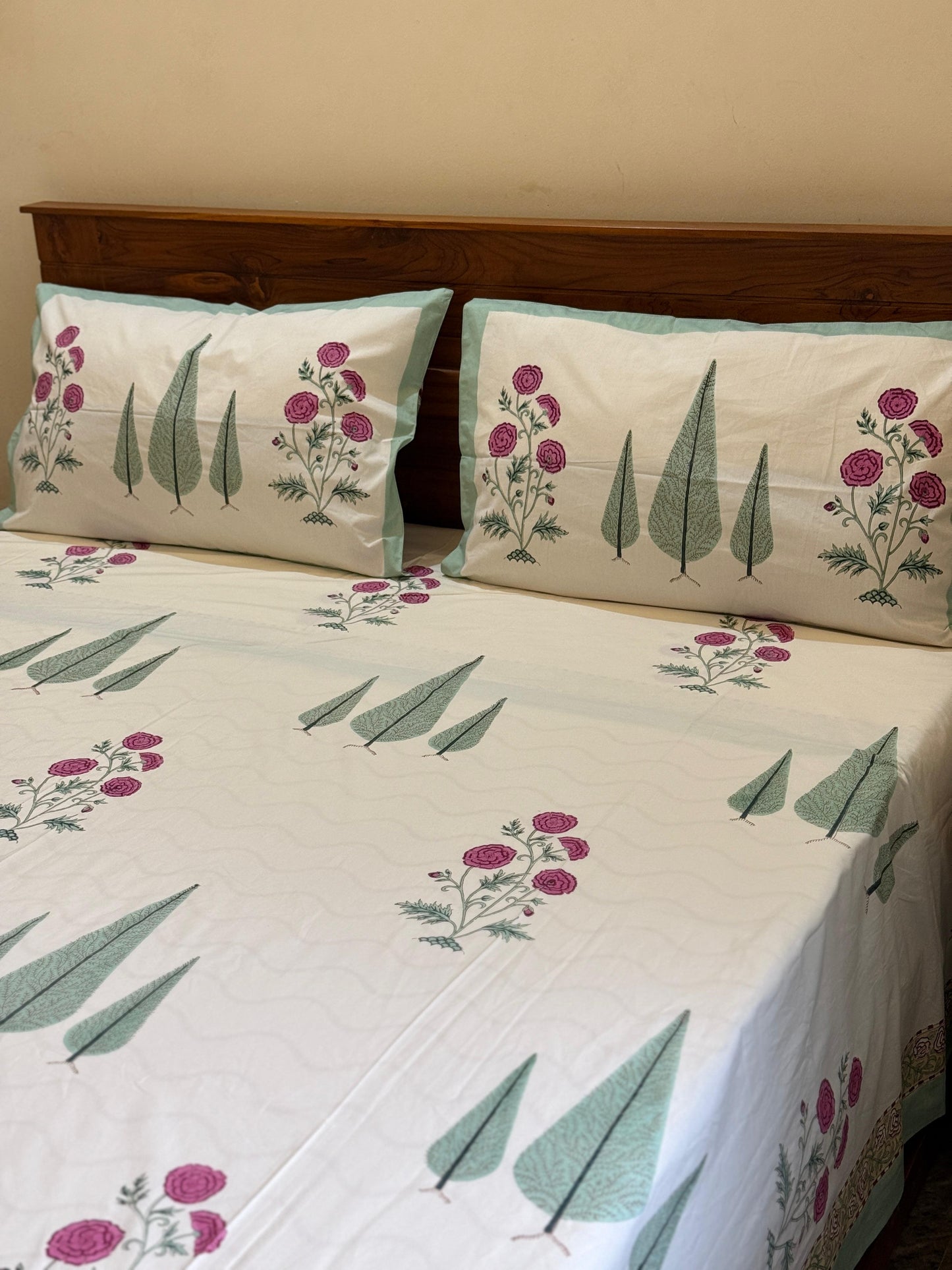 ROSE BREEZE - Block printed bed sheet set