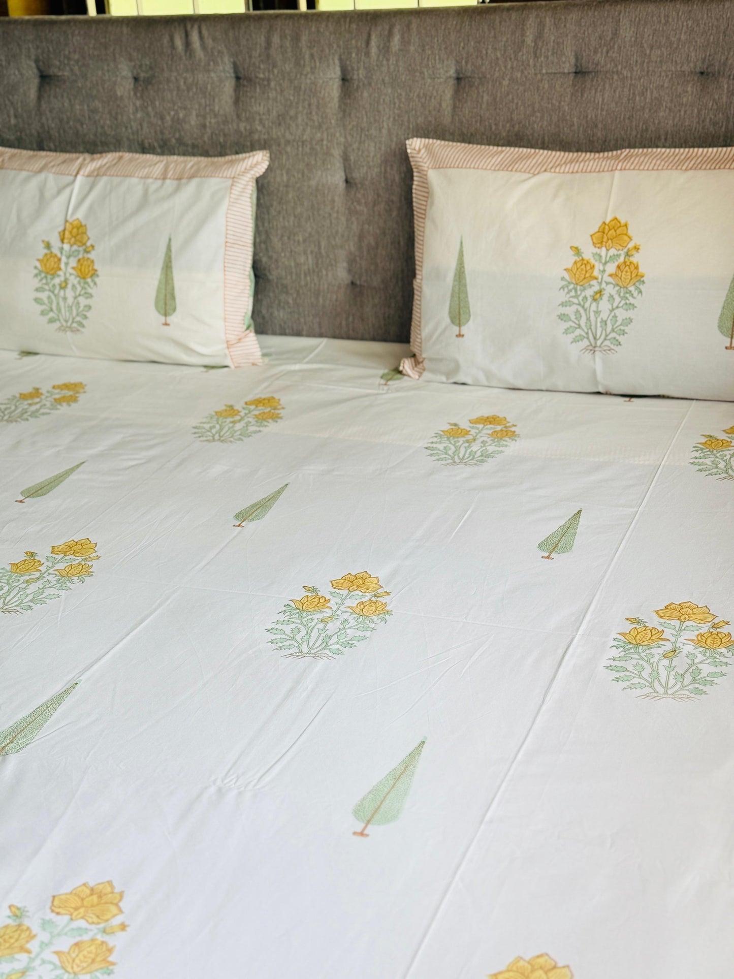 DAFFODIL WHISPER - Block printed bed sheet set