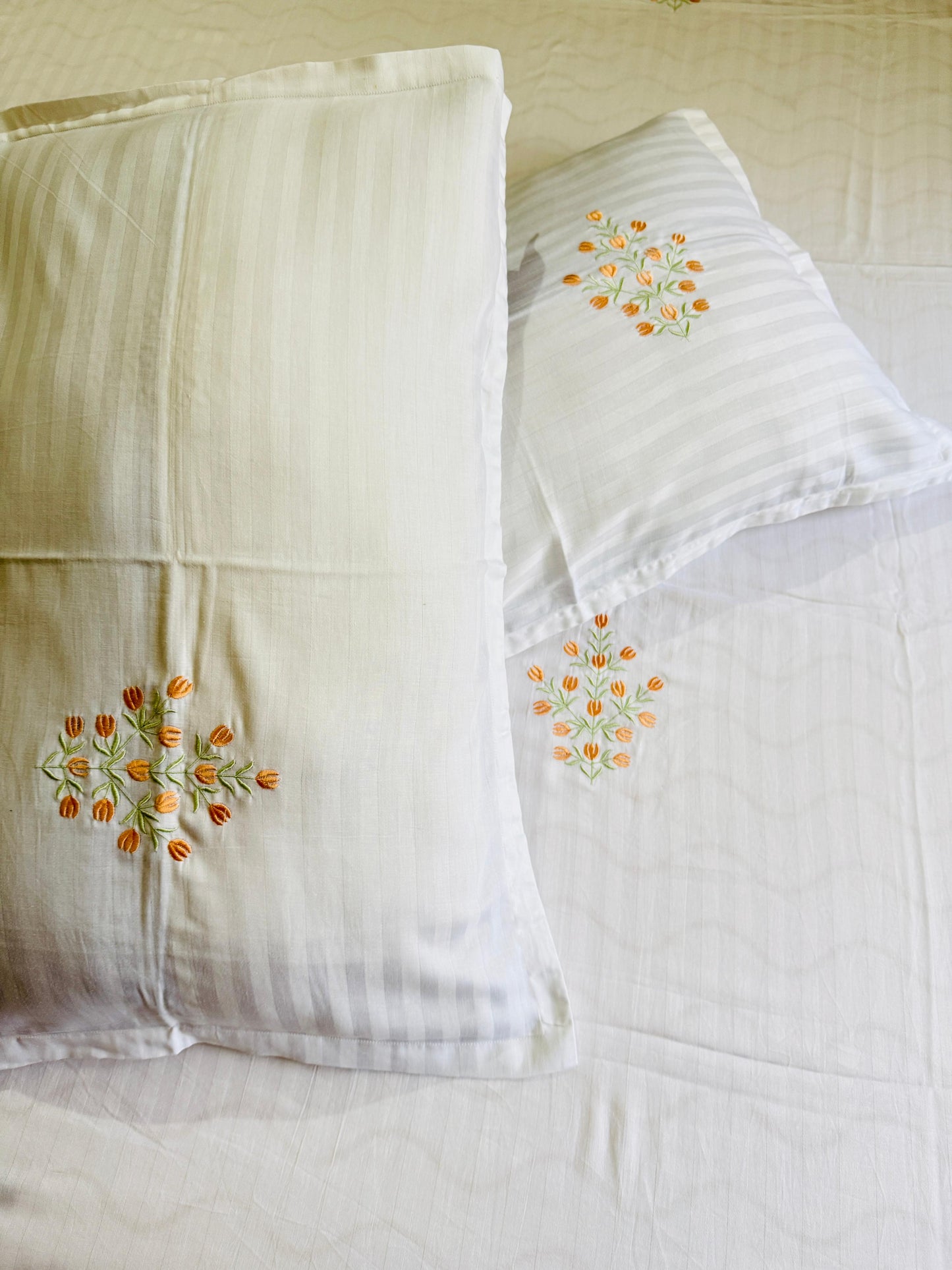 TULIP SERENADE embroidery bed sheet set