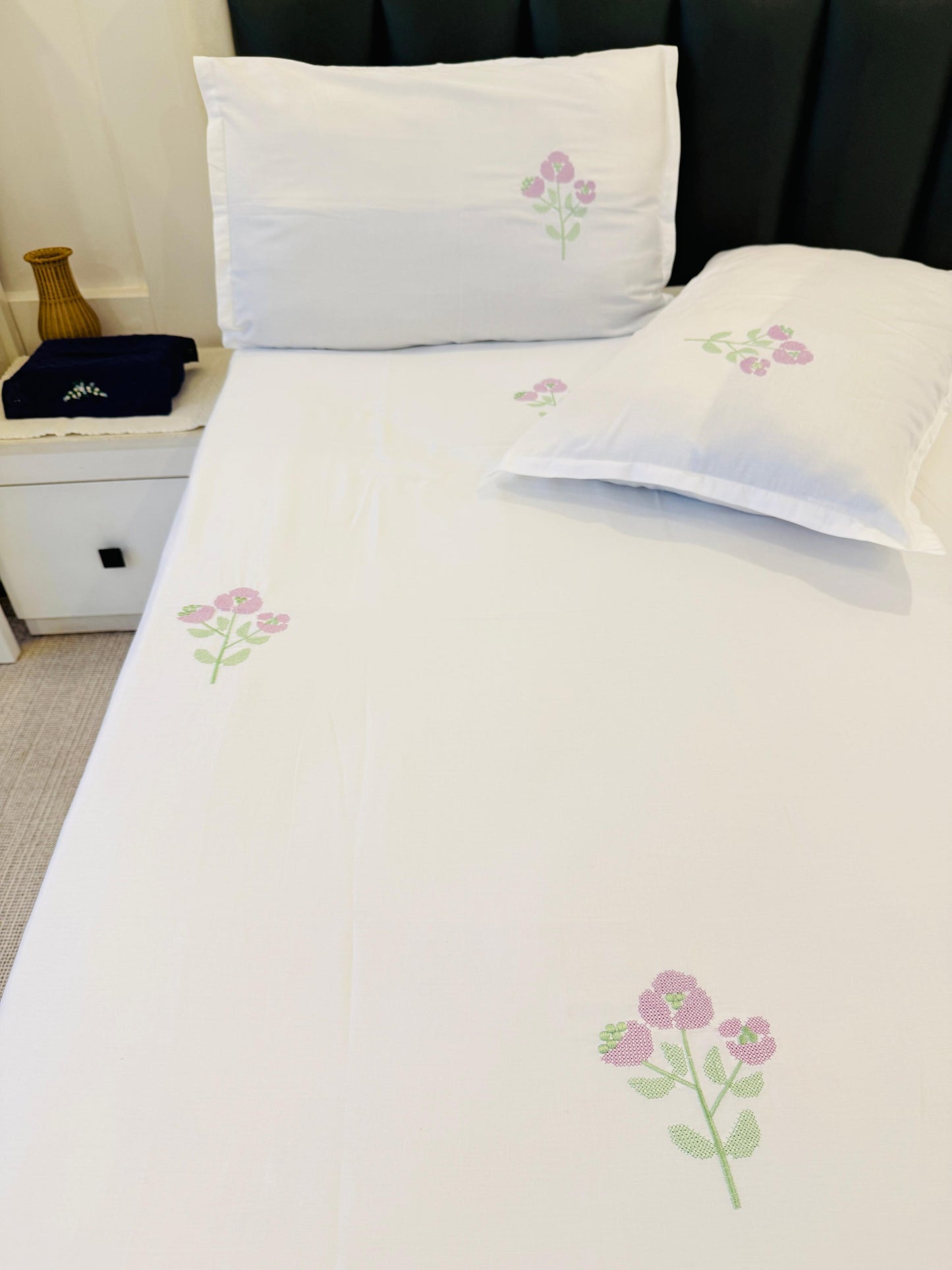 ORCHID ELEGANCE- embroidery bed sheet set