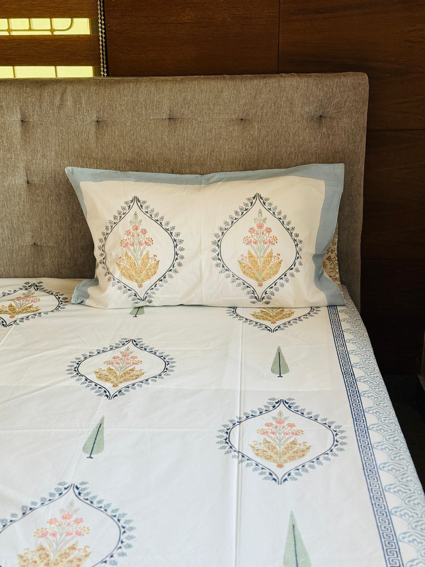 MEHRAAB - Bed sheet and quilt set