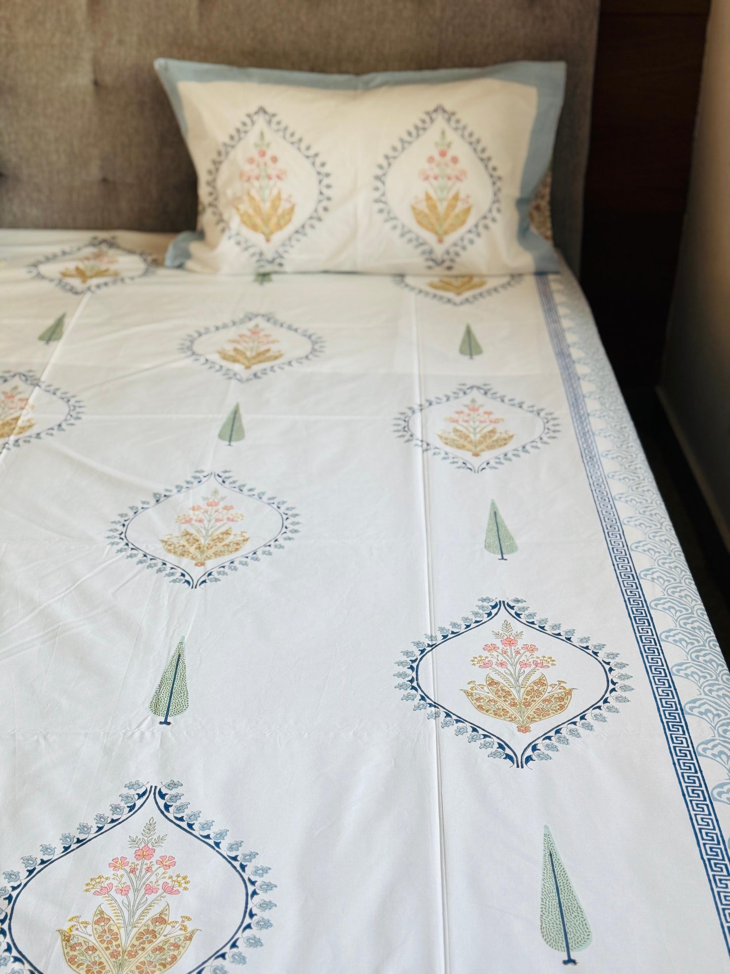 MEHRAAB - Bed sheet and quilt set