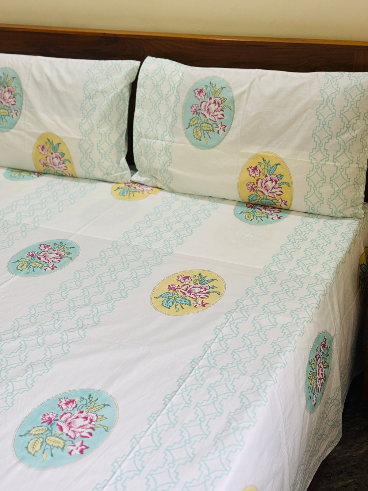 VINTAGE BLOOM - Bed sheet and quilt set