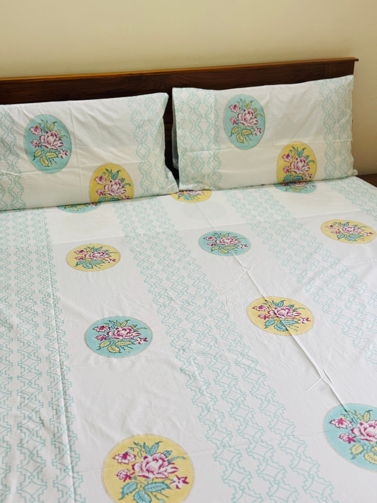 VINTAGE BLOOM - Block printed bed sheet set