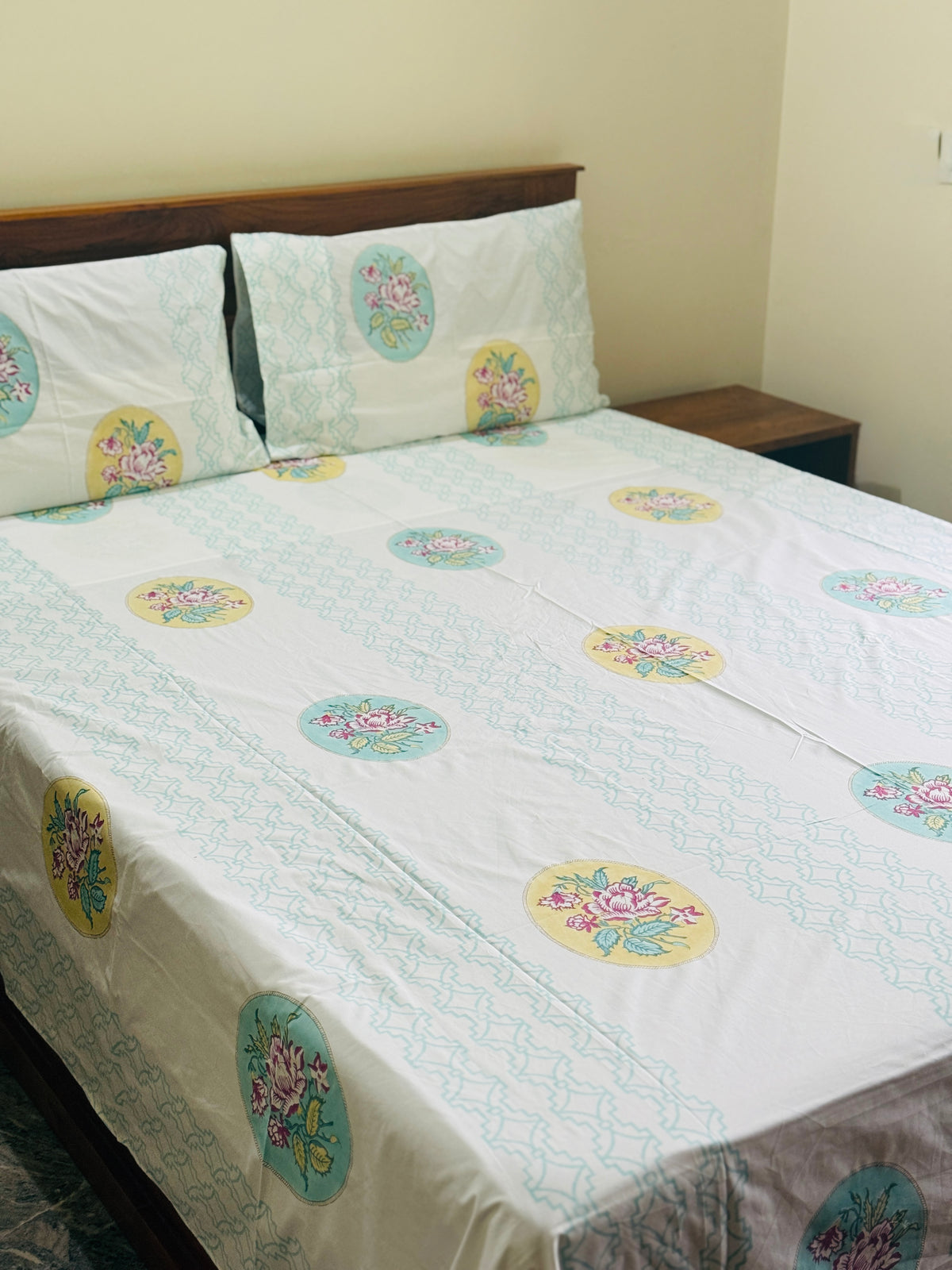 VINTAGE BLOOM - Block printed bed sheet set