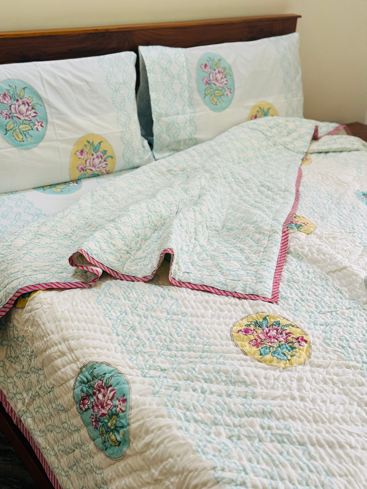VINTAGE BLOOM - Bed sheet and quilt set