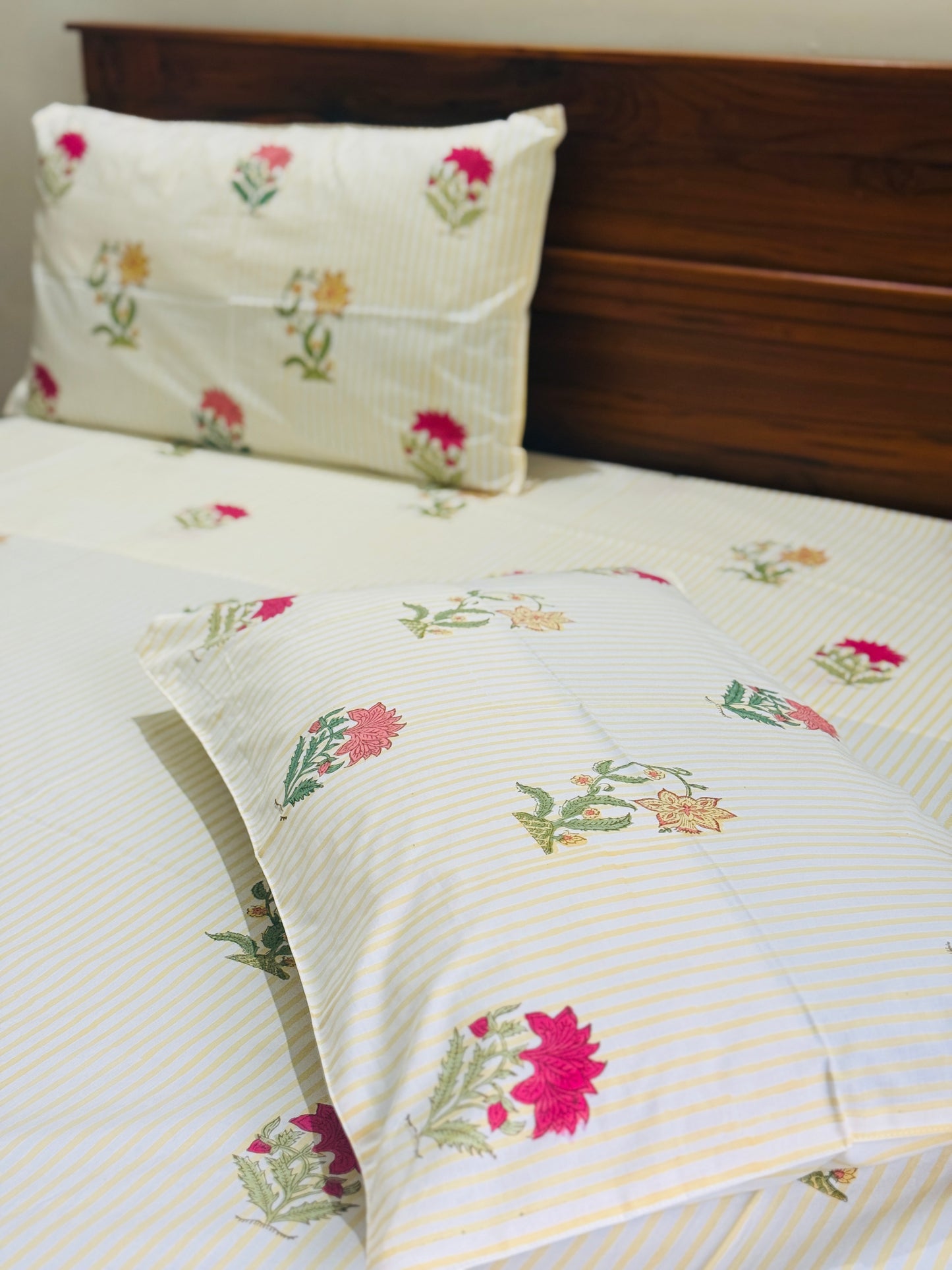 IVORY GARDEN - Block printed bed sheet set