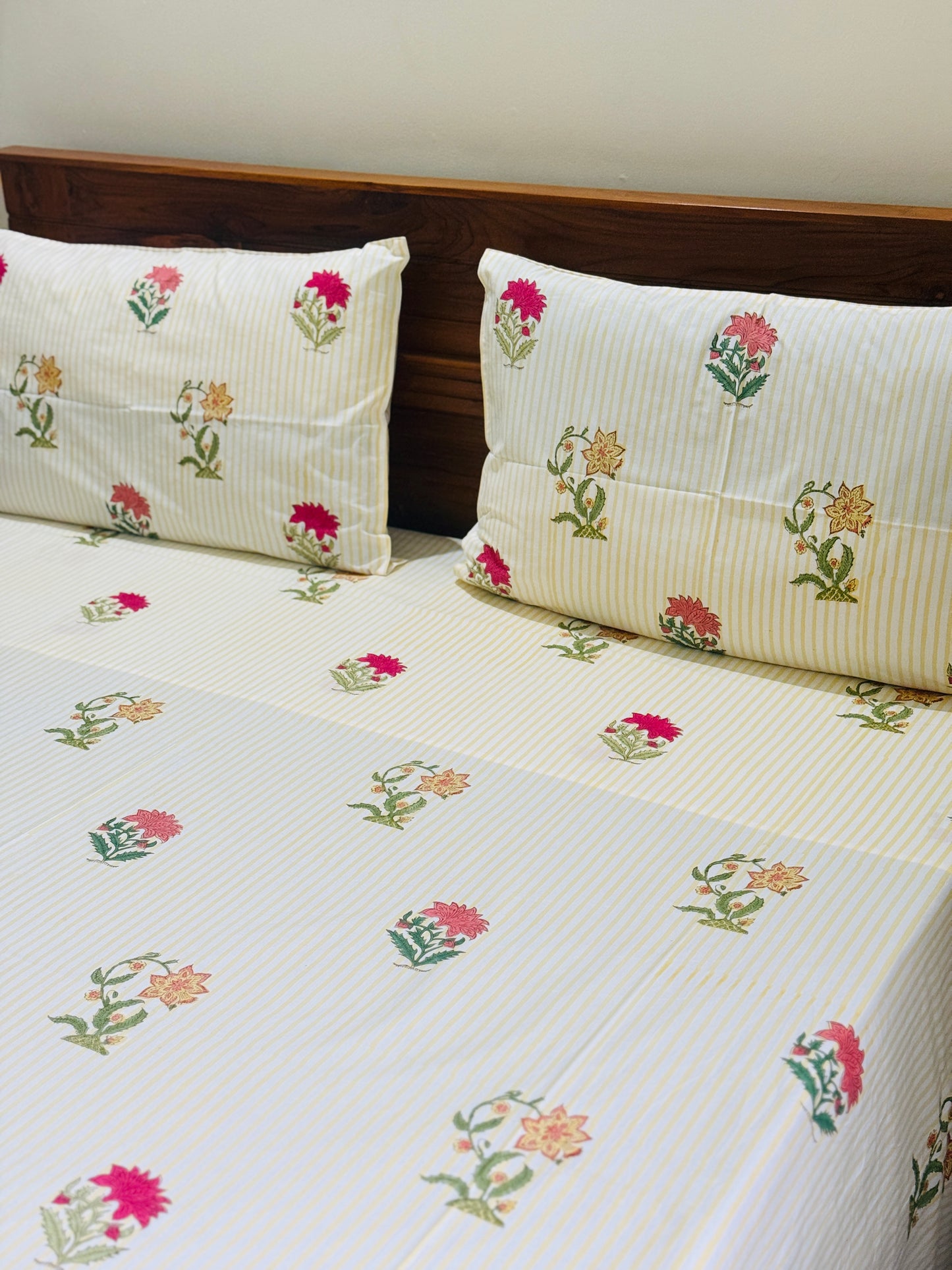 IVORY GARDEN - Block printed bed sheet set