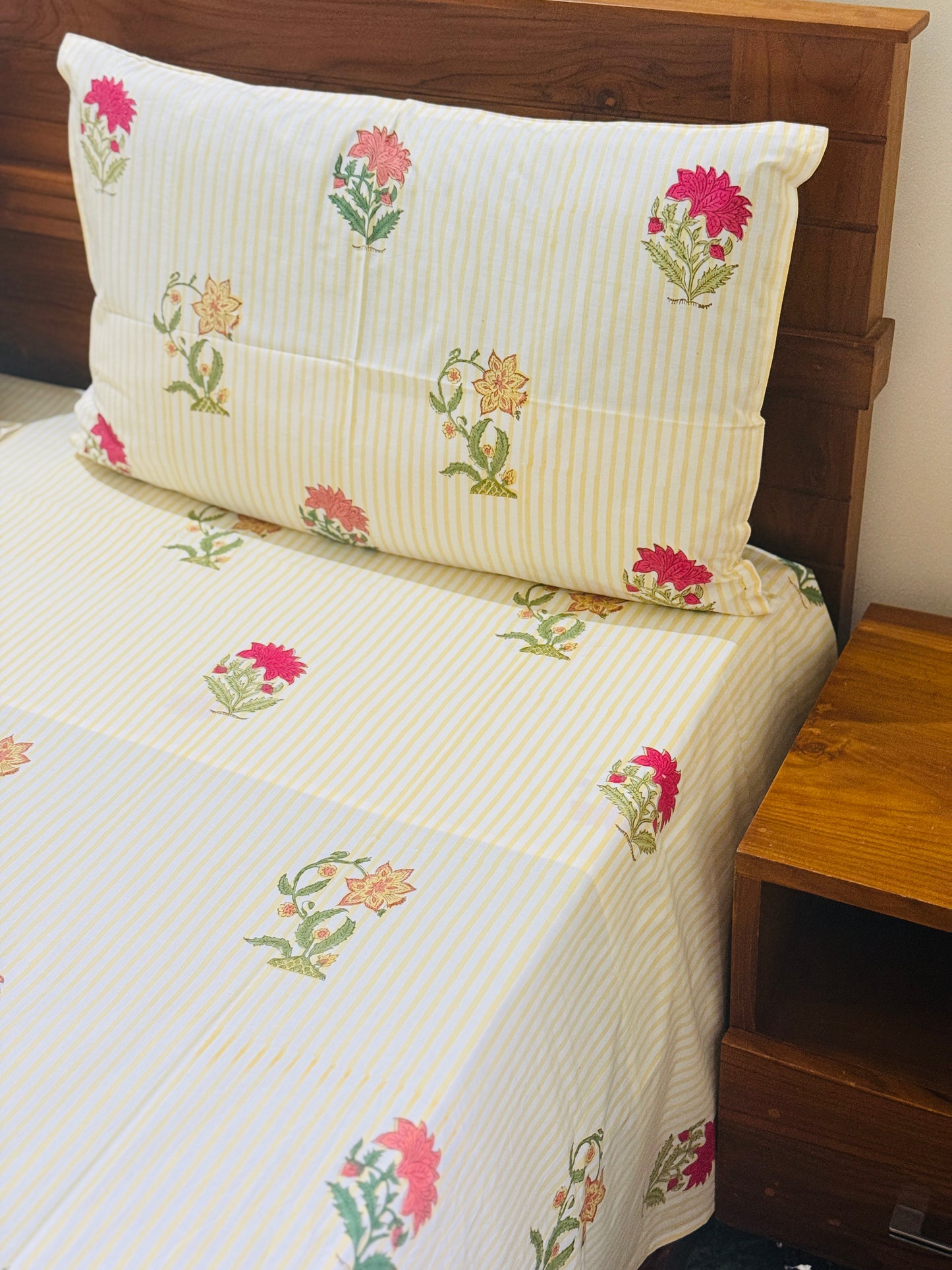 IVORY GARDEN - Block printed bed sheet set