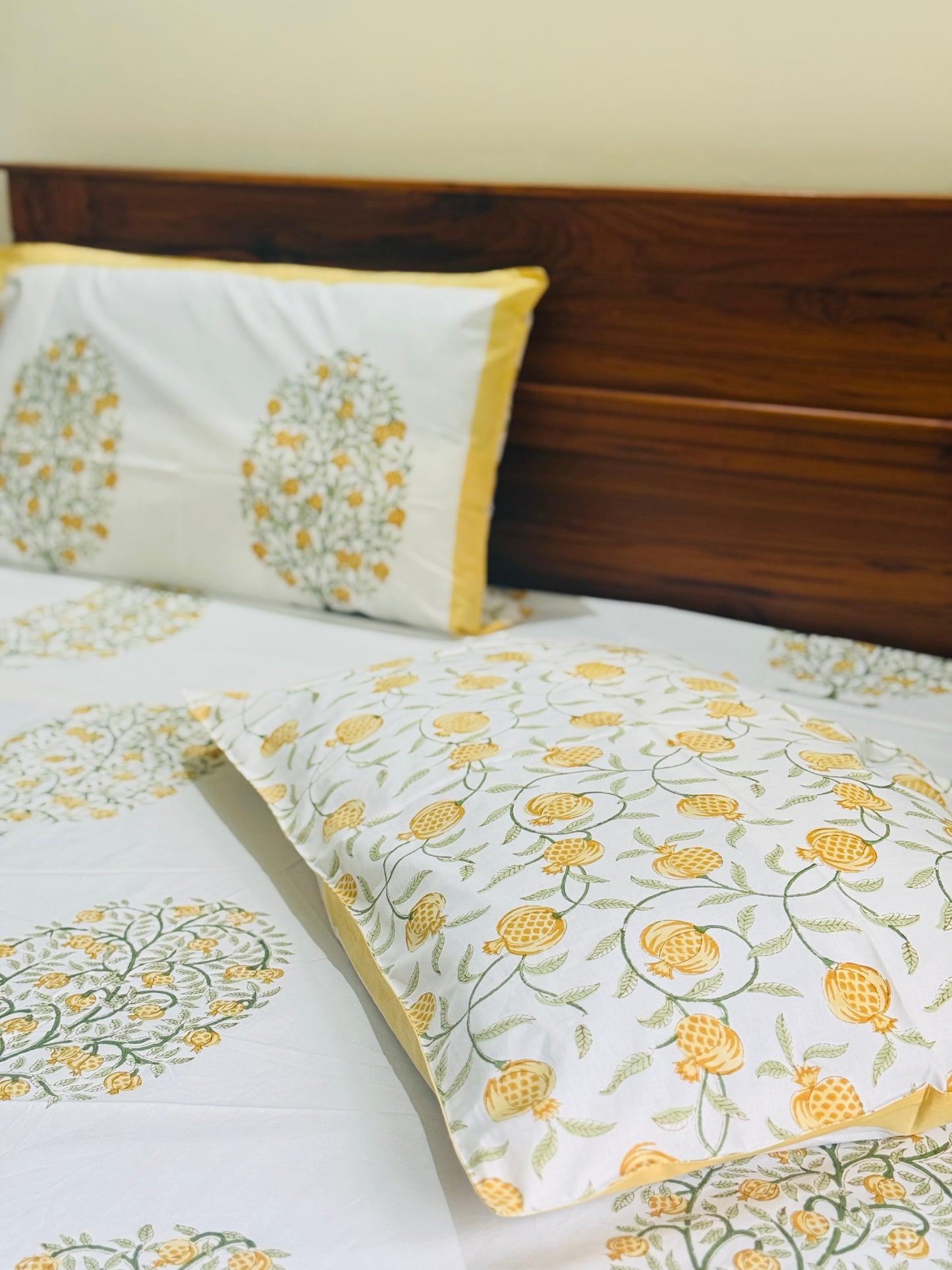 GOLDEN ORCHARD - Block printed bed sheet set