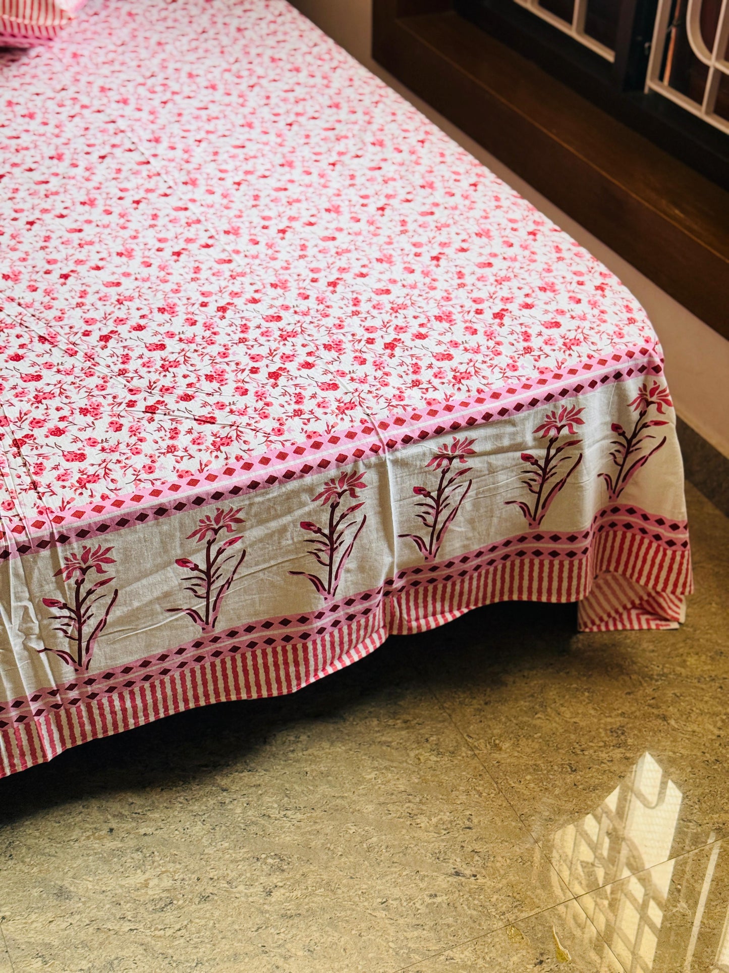 PINK BLOSSOM - Affordable hand block bed sheet set