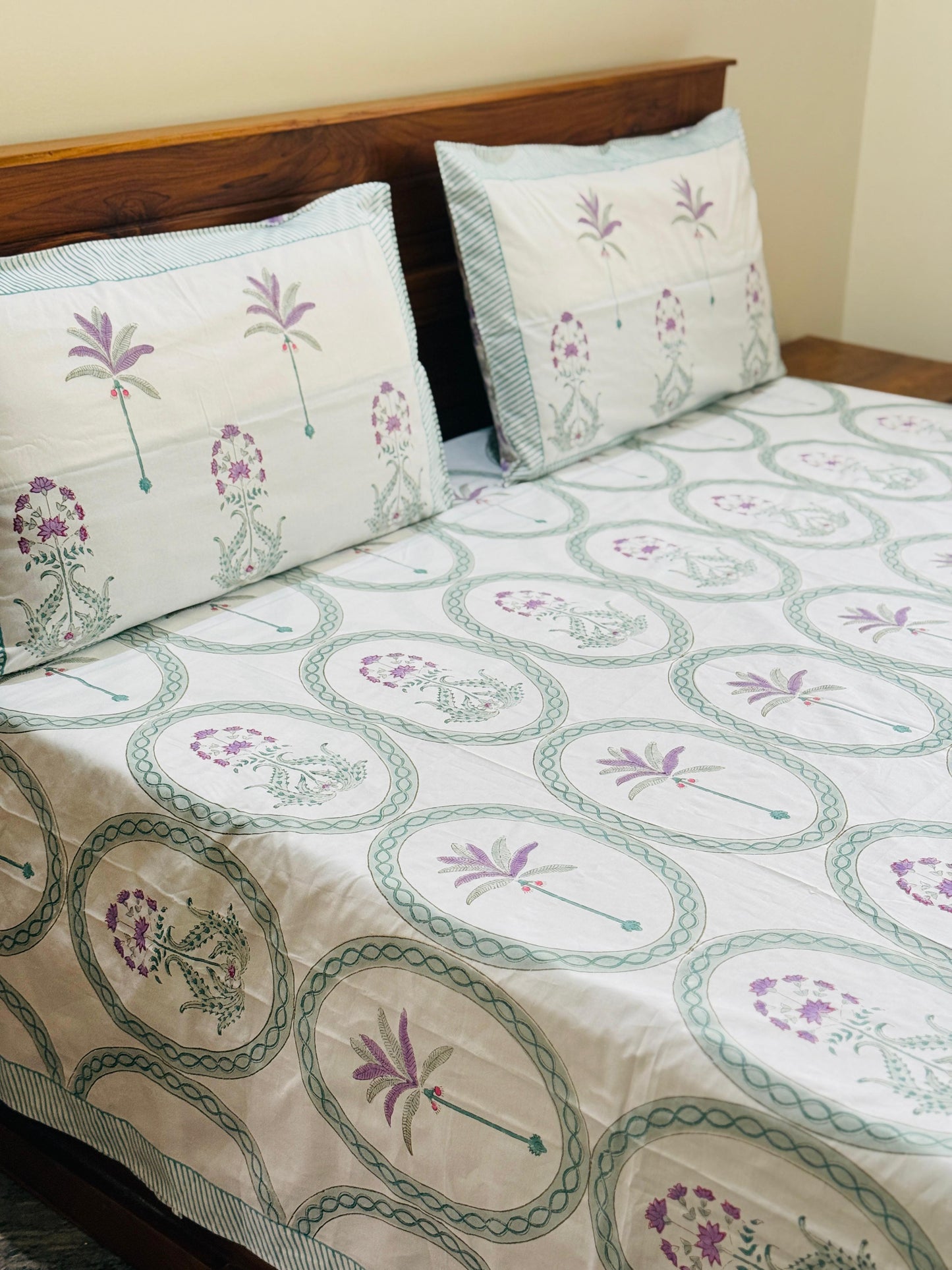LAVENDER - Bed sheet and quilt set