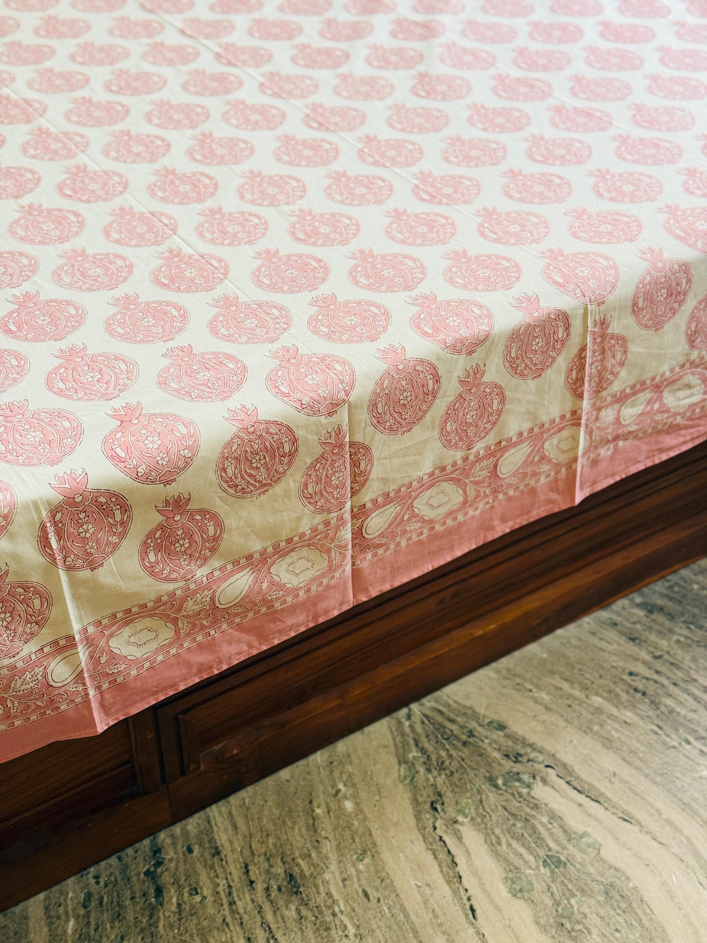 POMOGRANATE MEADOW - Block printed bed sheet set