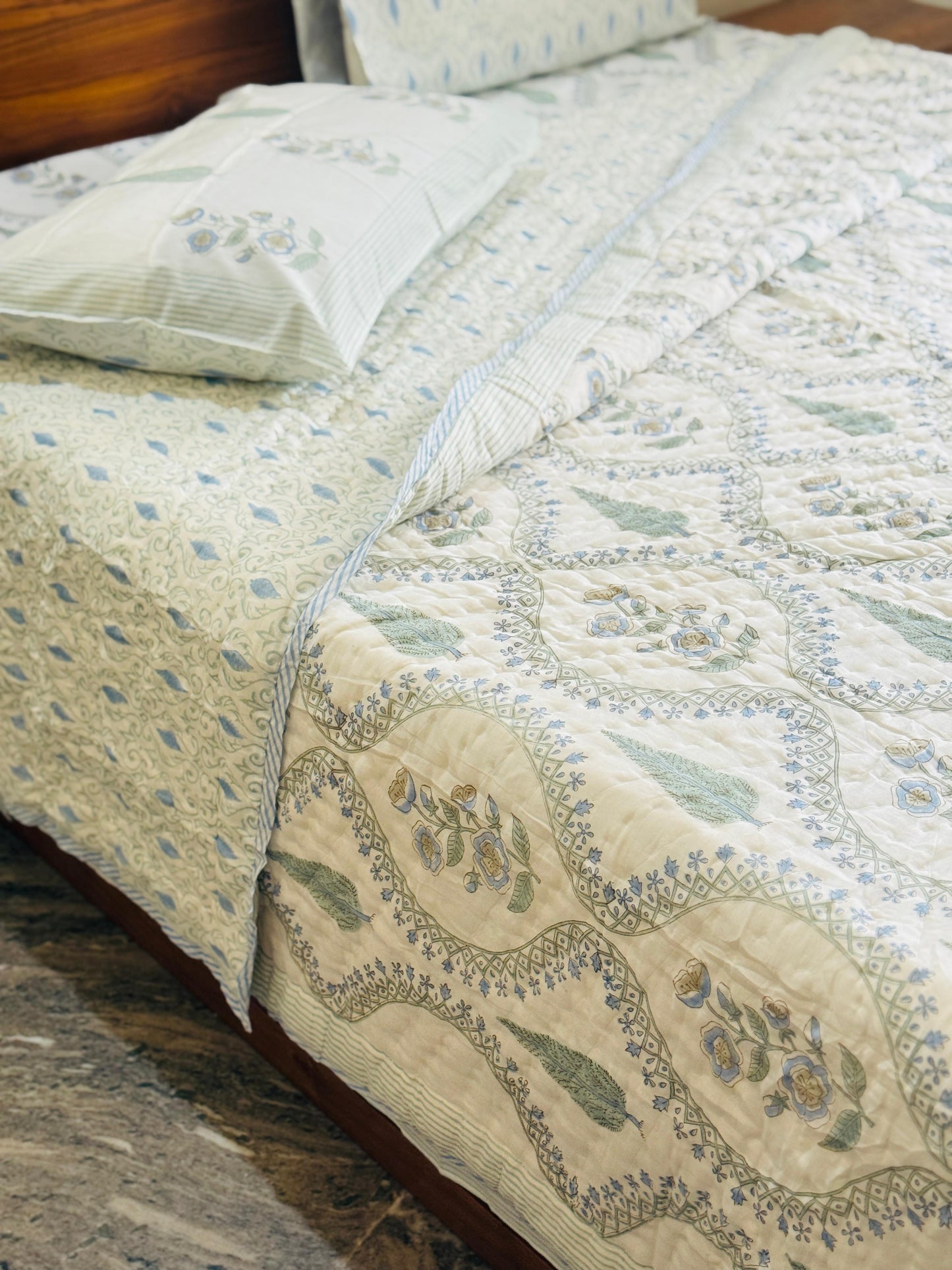 PARIZAAD - Bed sheet and quilt set