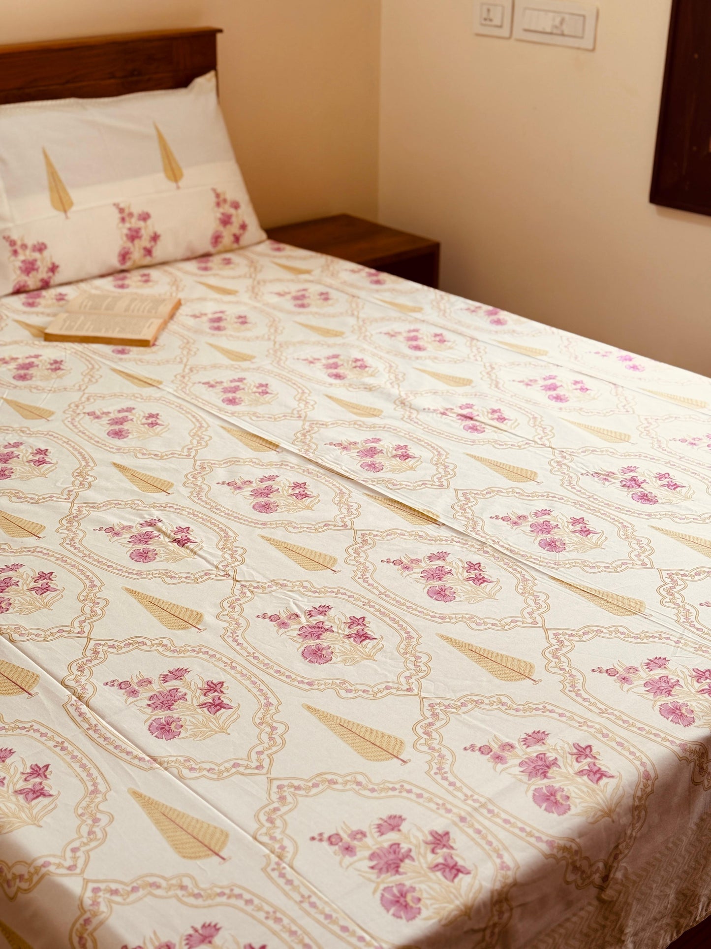 SPRING BLOOM - Block printed bed sheet set