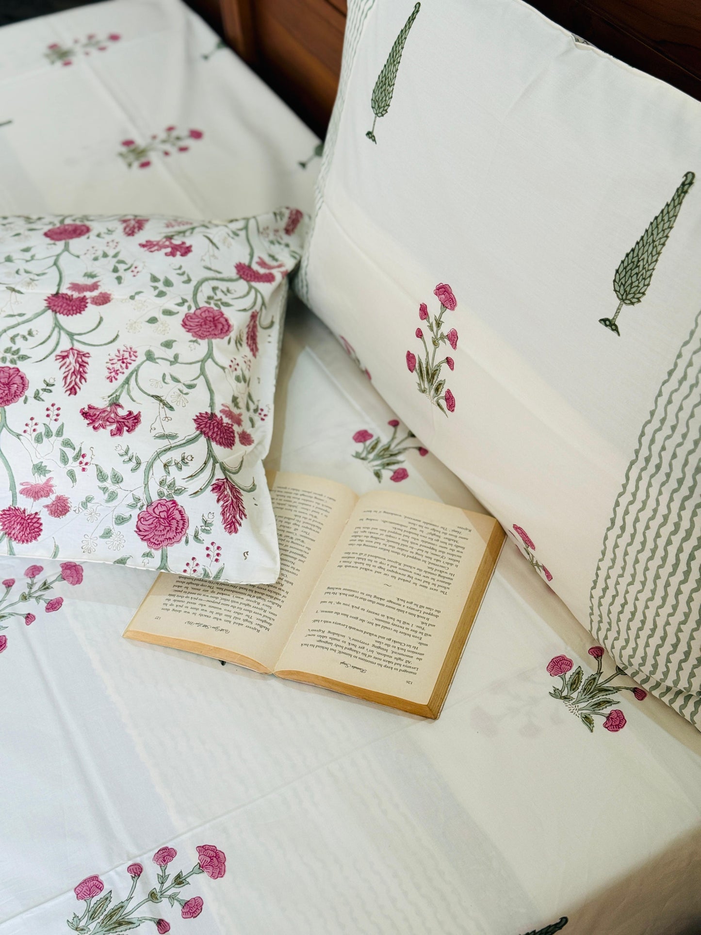 FLORIQUE - Block printed bed sheet set