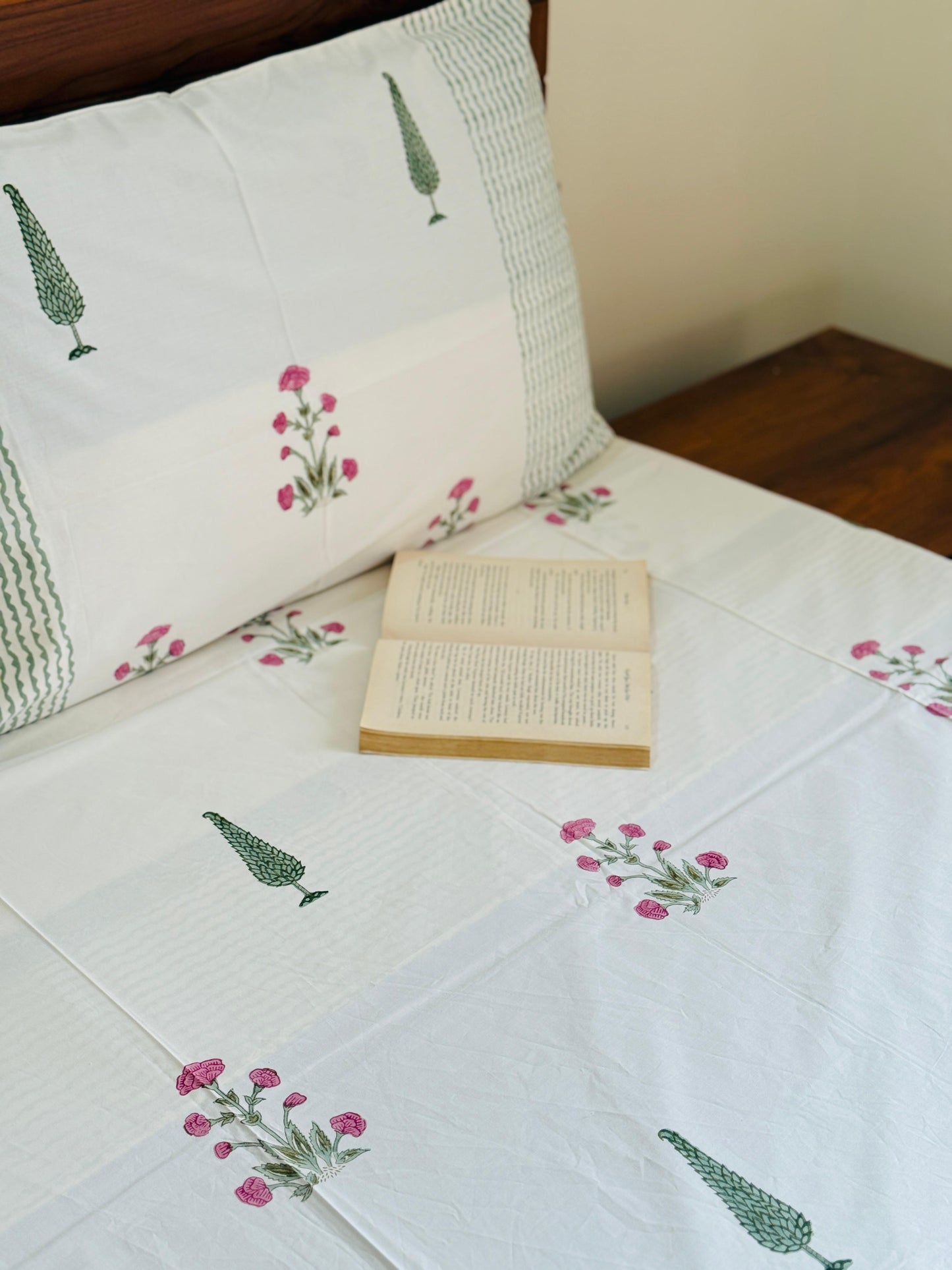 FLORIQUE - Block printed bed sheet set