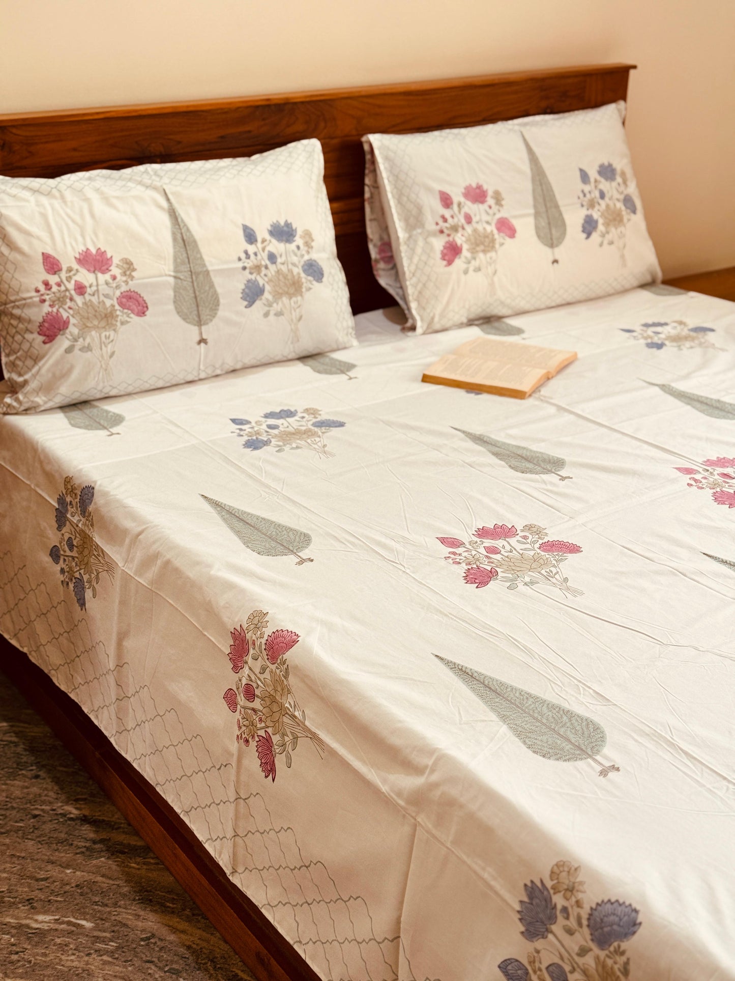 GARDEN MIST - Block printed bed sheet set
