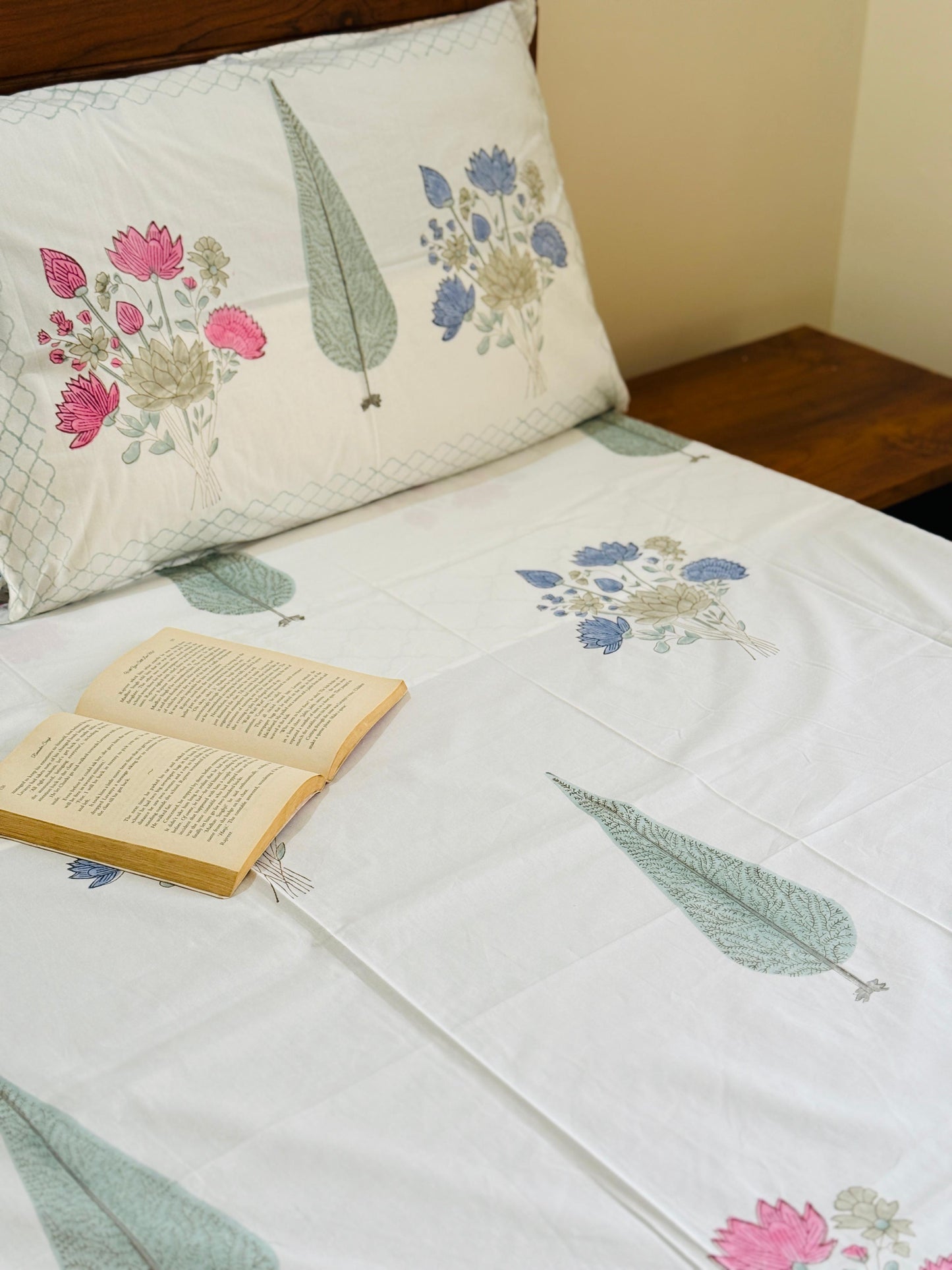 GARDEN MIST - Block printed bed sheet set