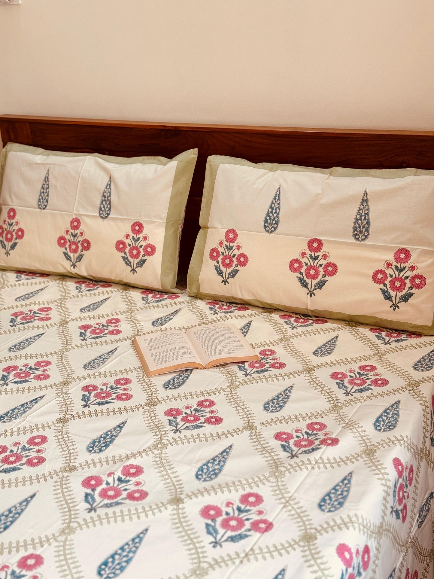 MORNING GARDEN - Block printed bed sheet set