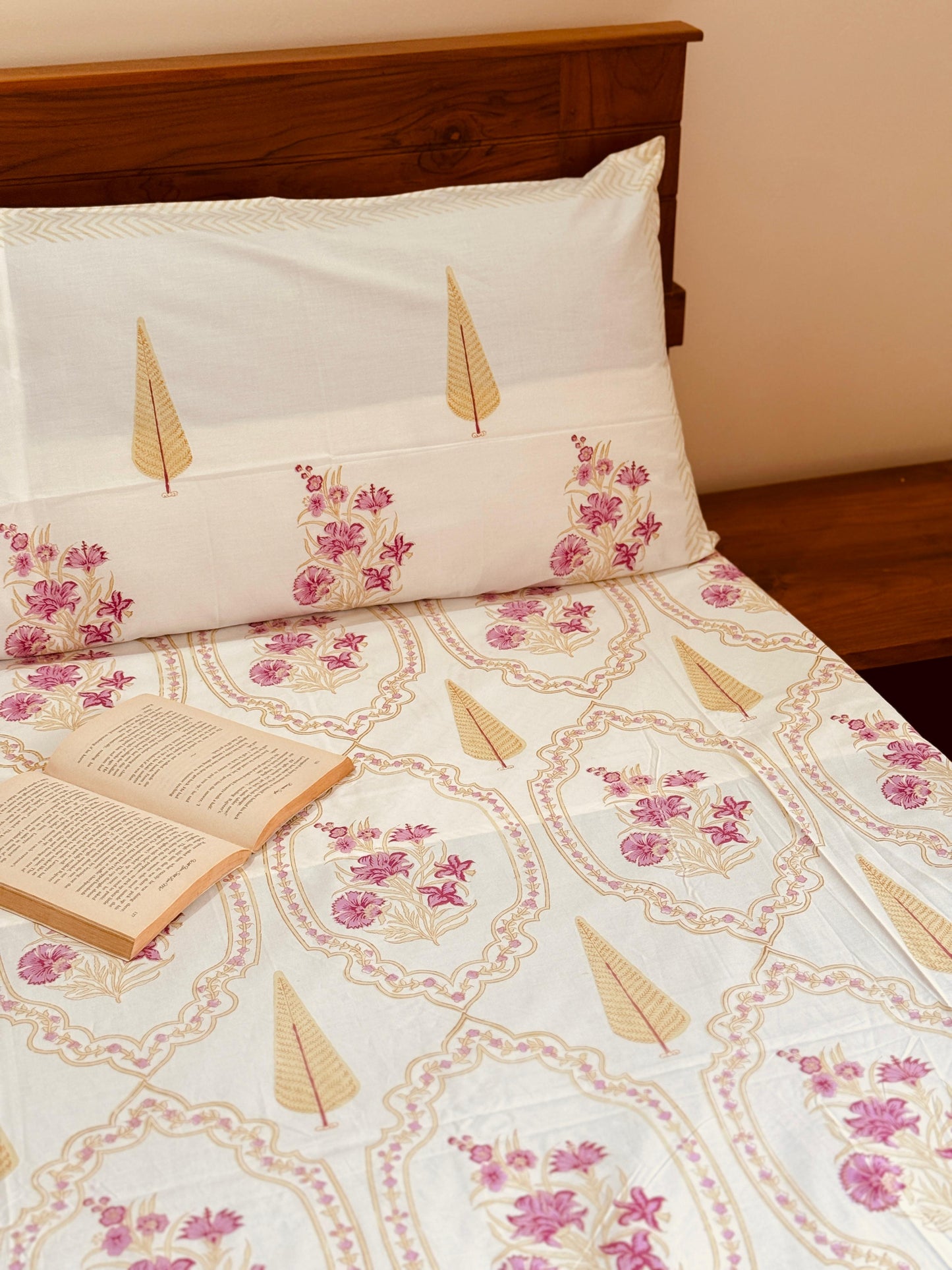 SPRING BLOOM - Block printed bed sheet set