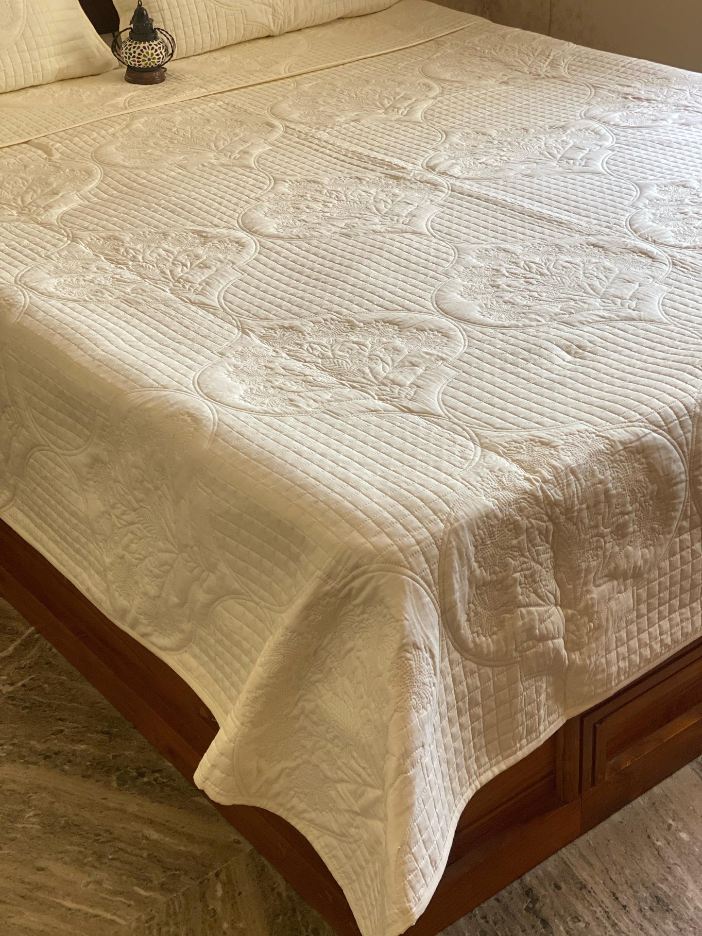 MOTHI GUL - Quilted bed sheet set