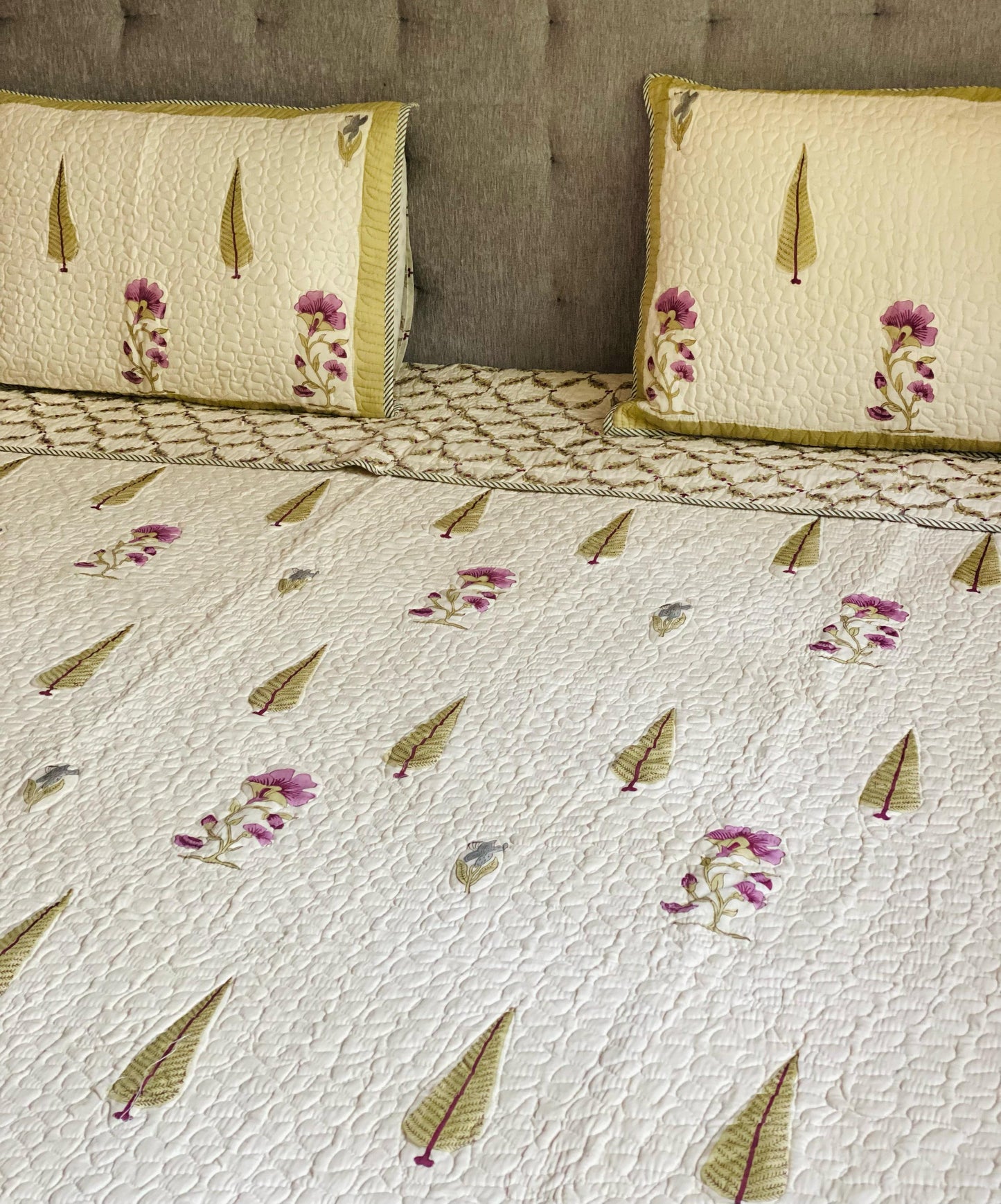 MEHER - Quilted bed sheet set