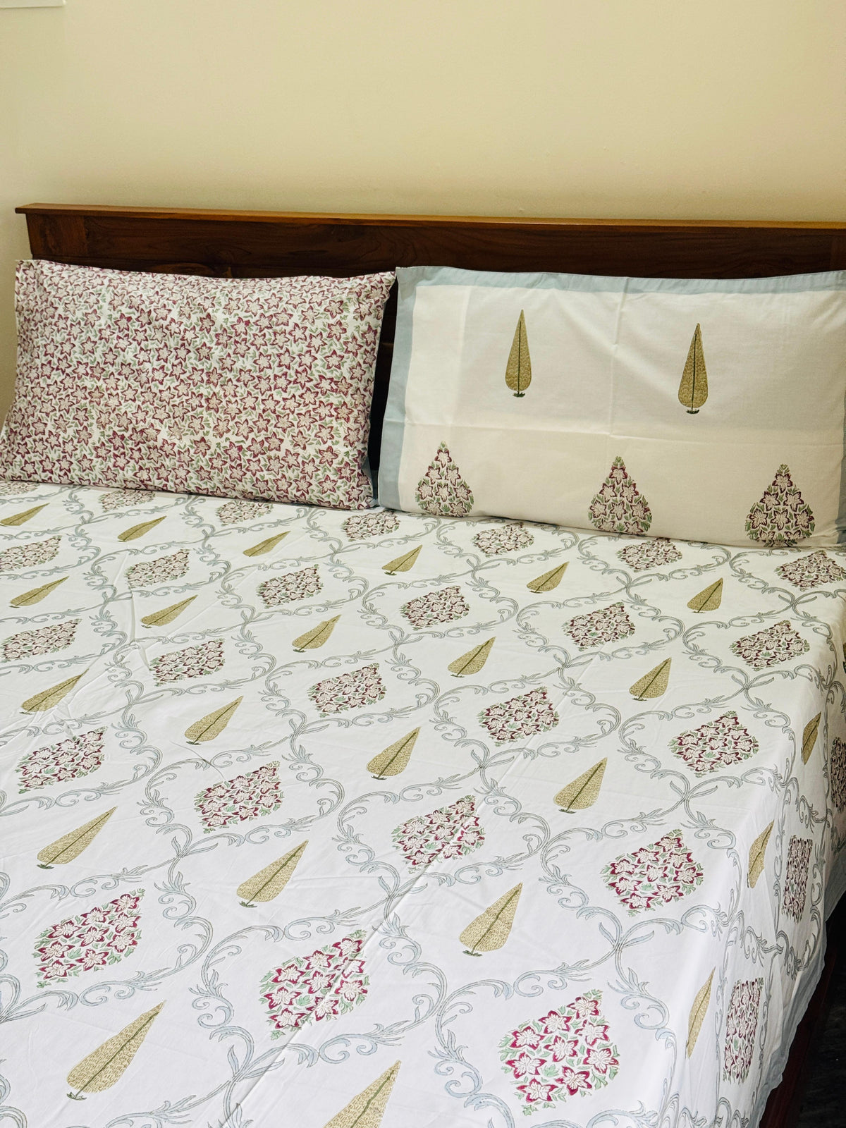 VINTAGE MEADOW - Block printed bed sheet set