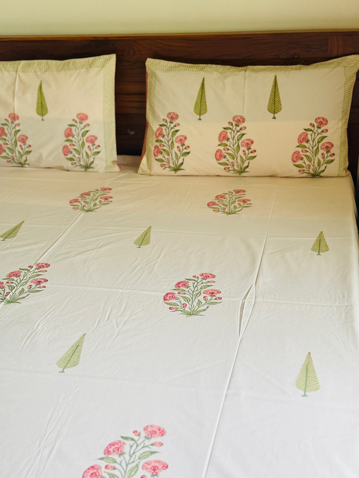 ROSELLE - Block printed bed sheet set
