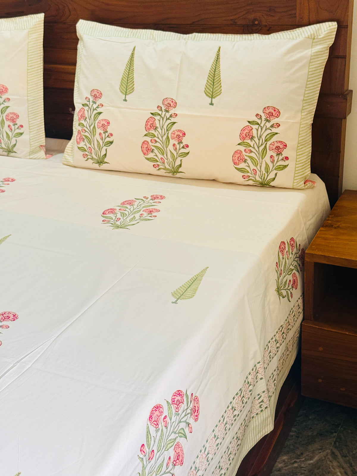 ROSELLE - Block printed bed sheet set