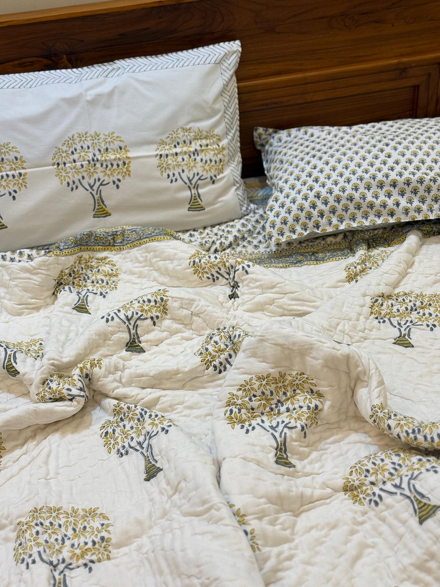 ZAR GUL - Bed sheet and quilt set
