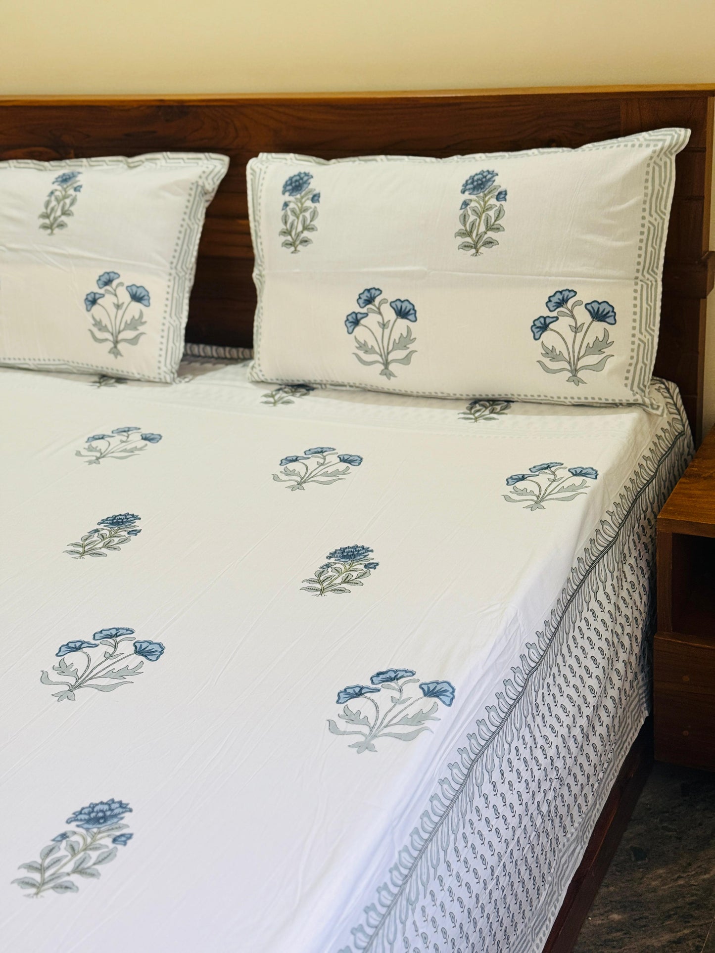 RIZA - Affordable hand block bed sheet set